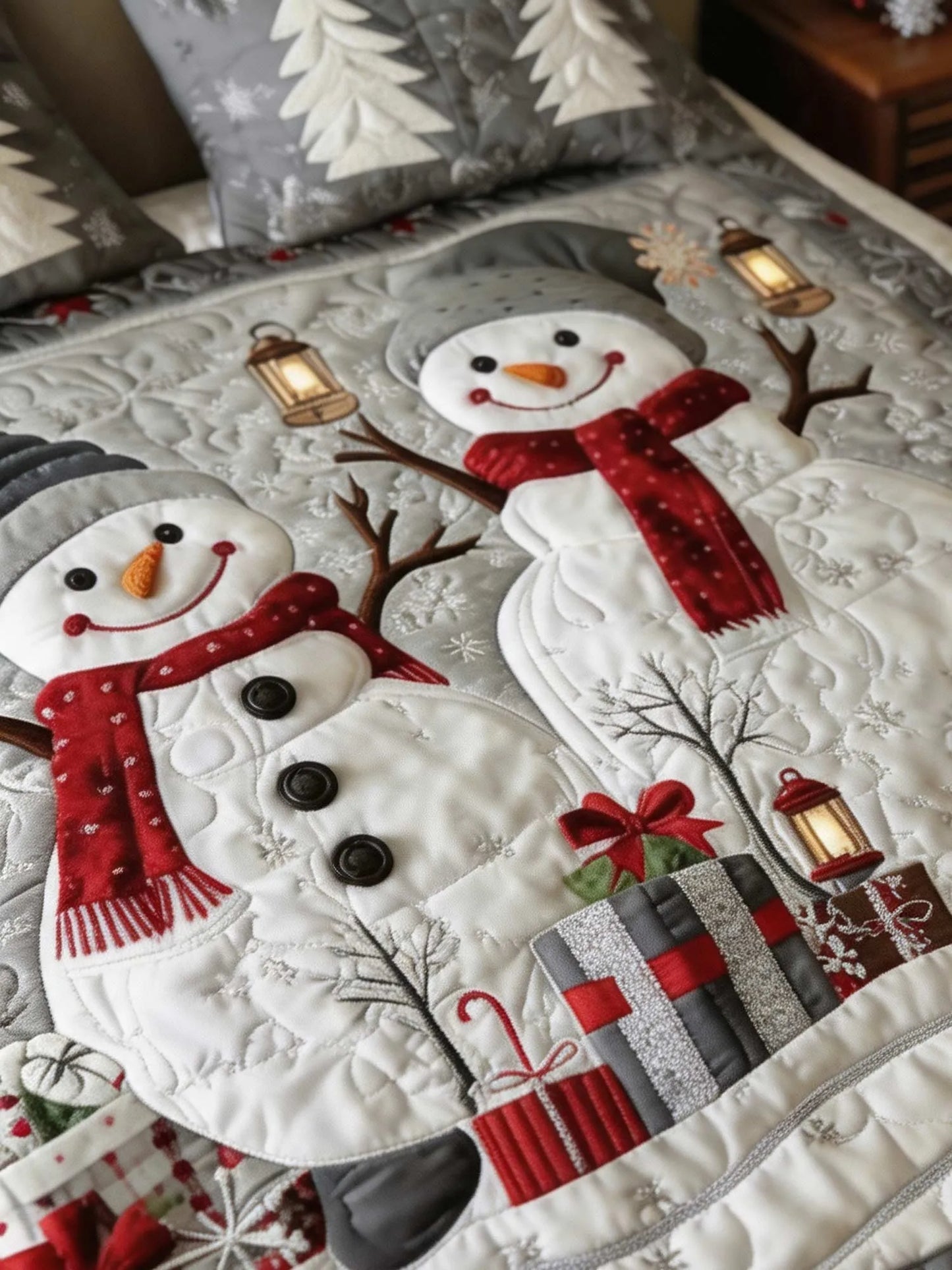 Gifted Snow 3‐Piece Quilted Bedding Set