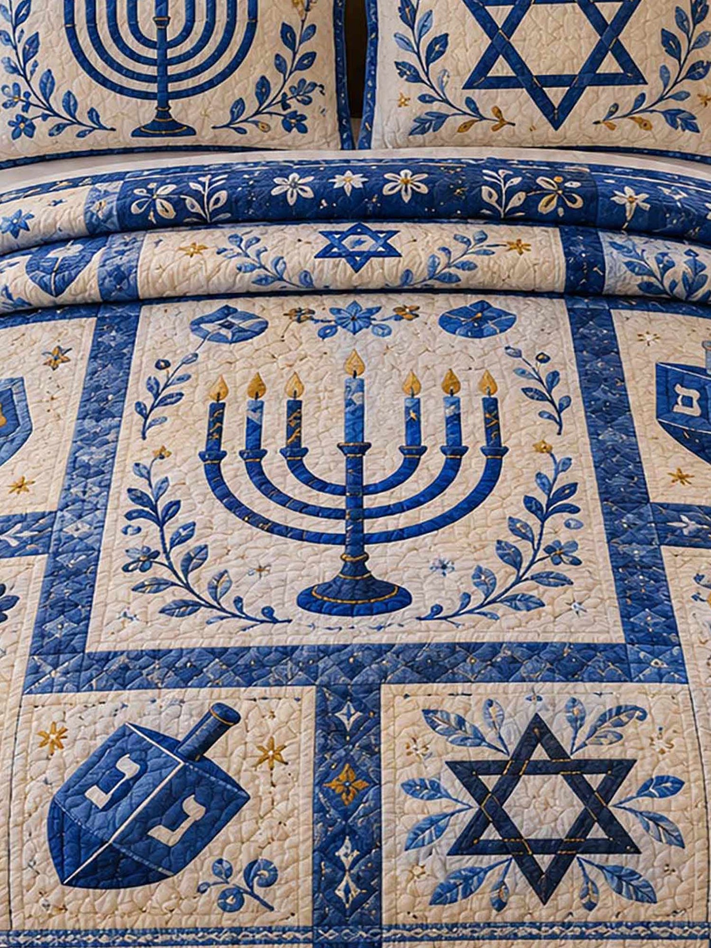 Hanukkah Menorah Dreidel Patchwork 3‐Piece Quilted Bedding Set